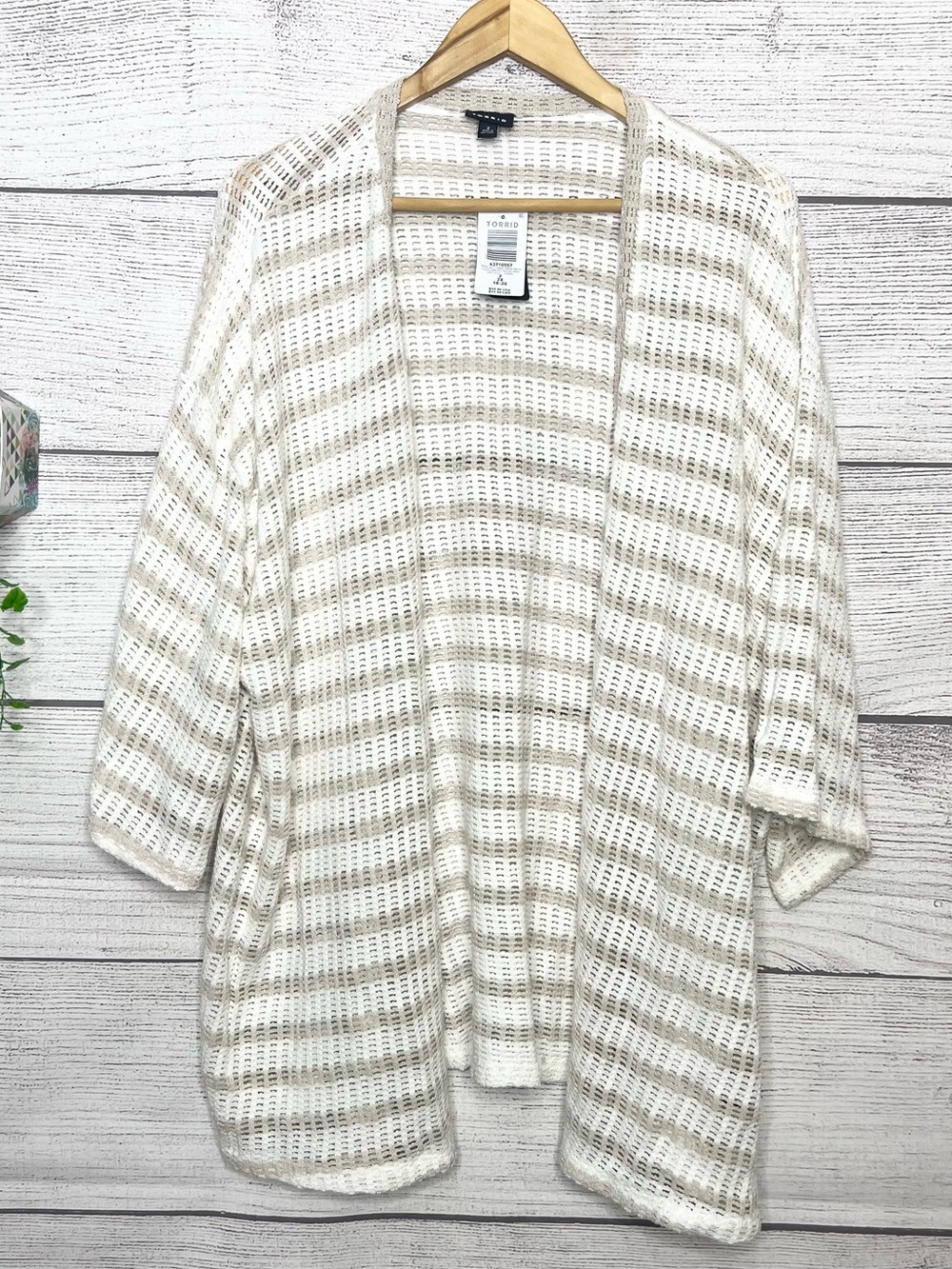 NWT Torrid Crochet Knit Hacci Open Front Kimono Cardigan Size 2X Cream & White
